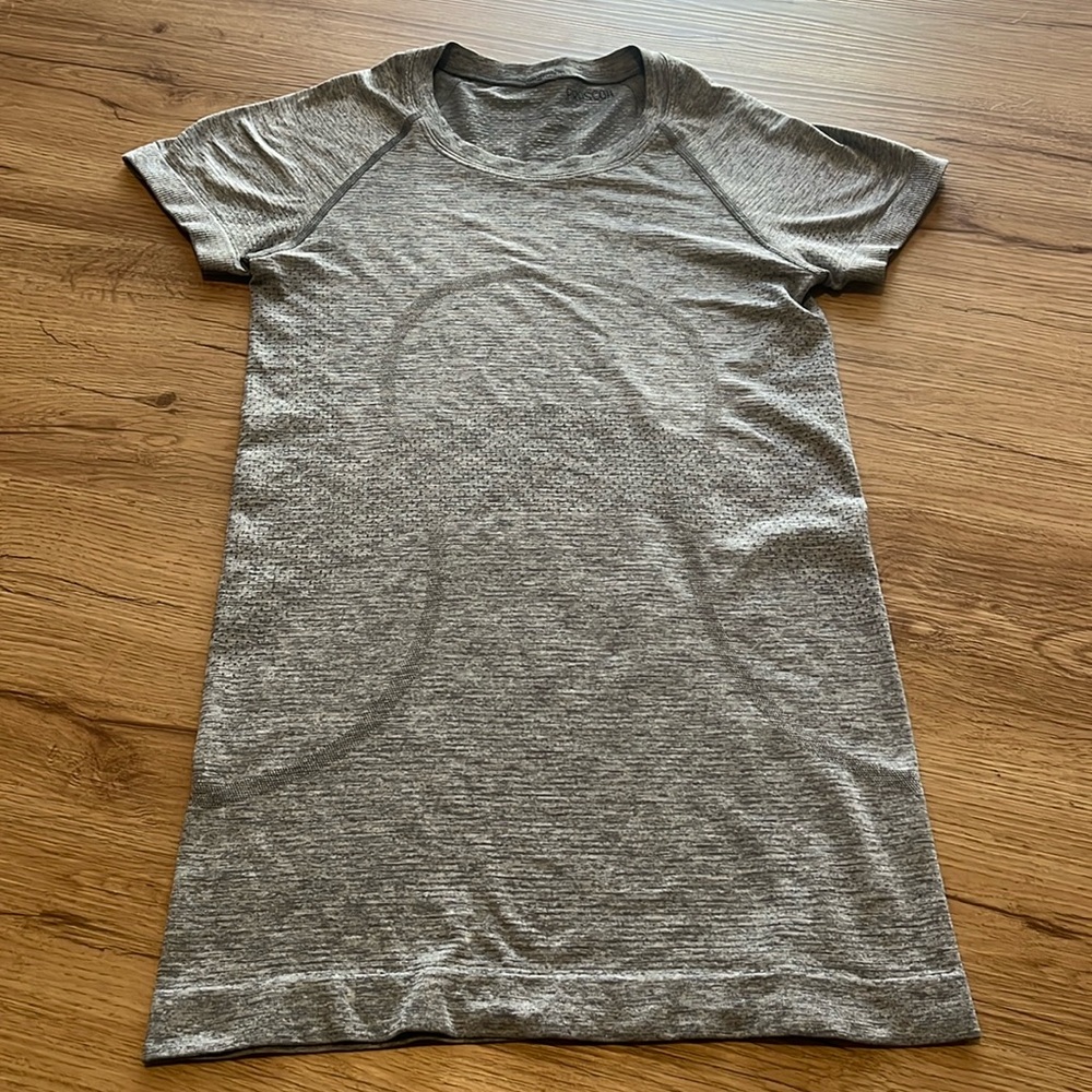 Lululemon Swiftly-tech size 2